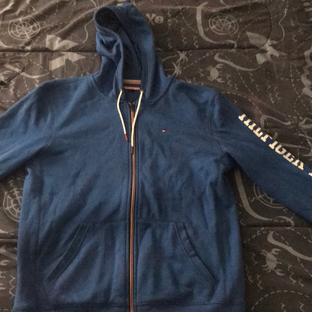 Size Lg Tommy Hilfiger Hoodie
